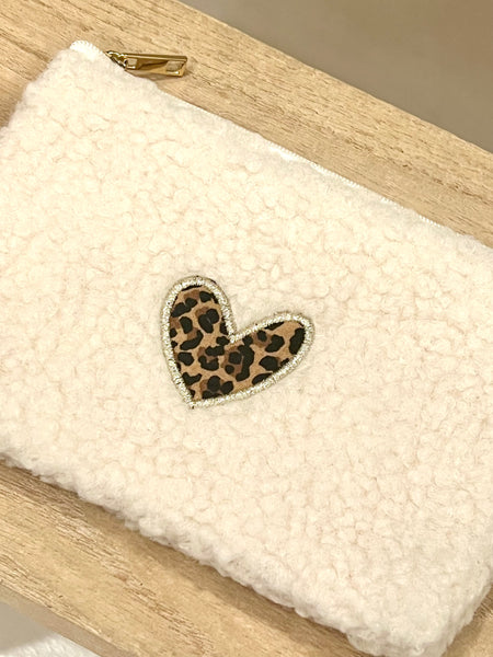 POCHETTE BOUCLÉE COEUR LEOPARD