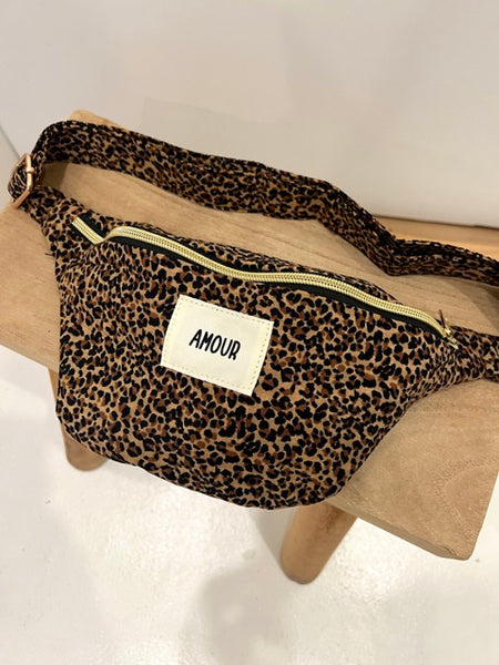 SAC BANANE LEOPARD BEIGE AMOUR